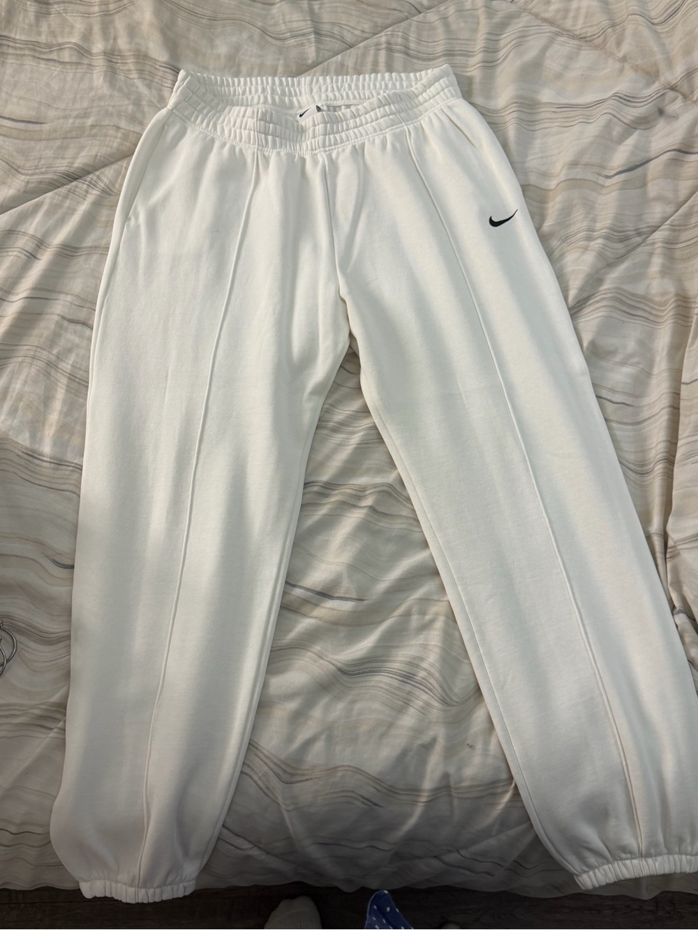 Nike woman’s ' White Fleece Jogger Pants